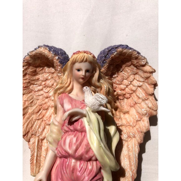 Vintage Marlo Collection Angel with Dove 8.5" Resin Figurine 83864 - Picture 3 of 4